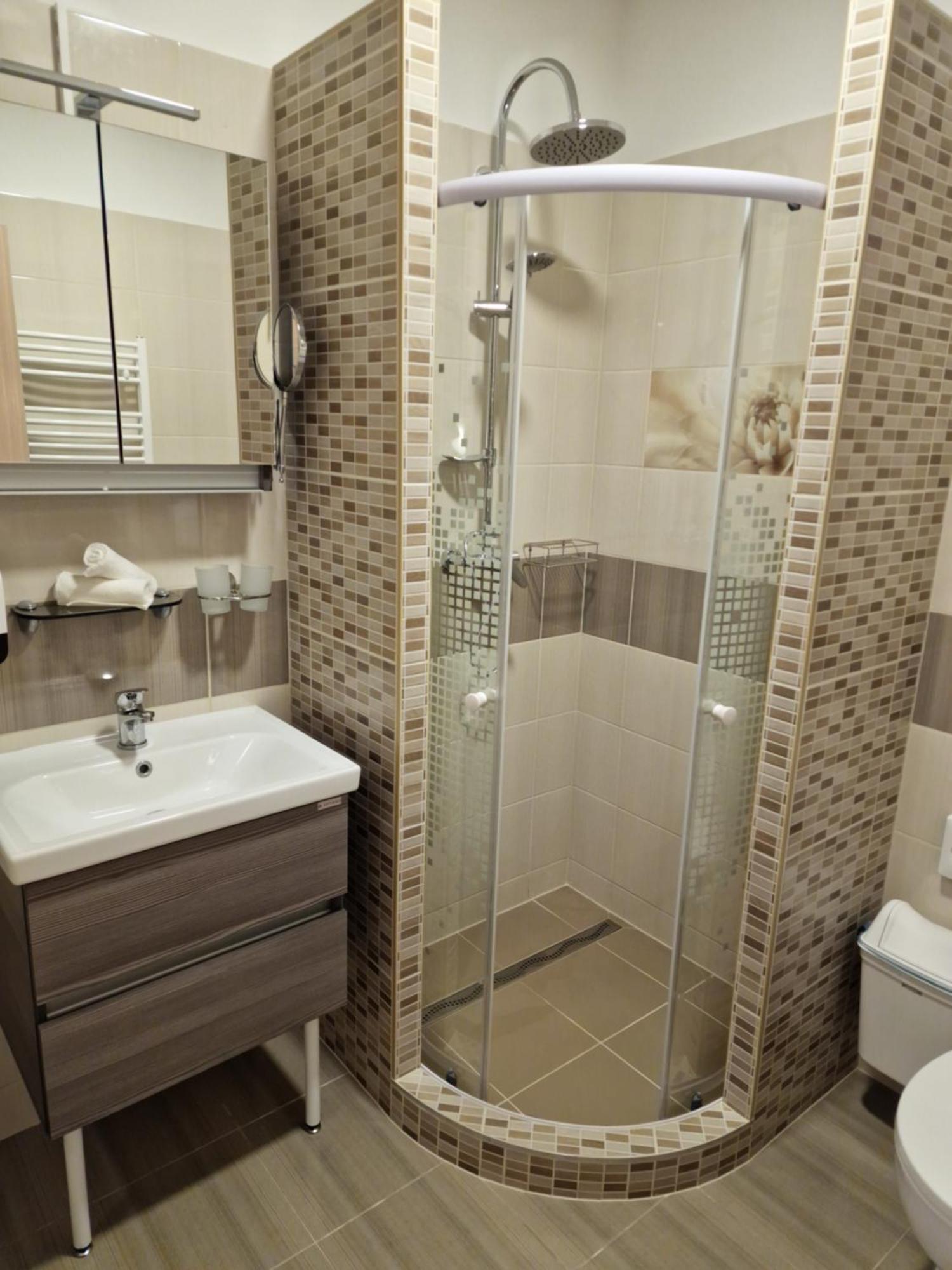 Holiday Apartmanhaz Gyula Buitenkant foto