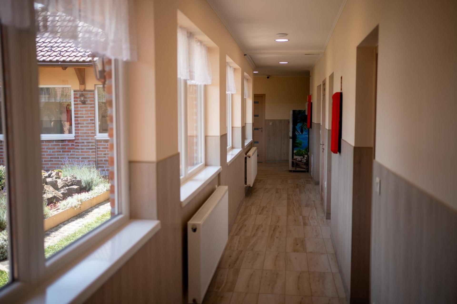 Holiday Apartmanhaz Gyula Buitenkant foto