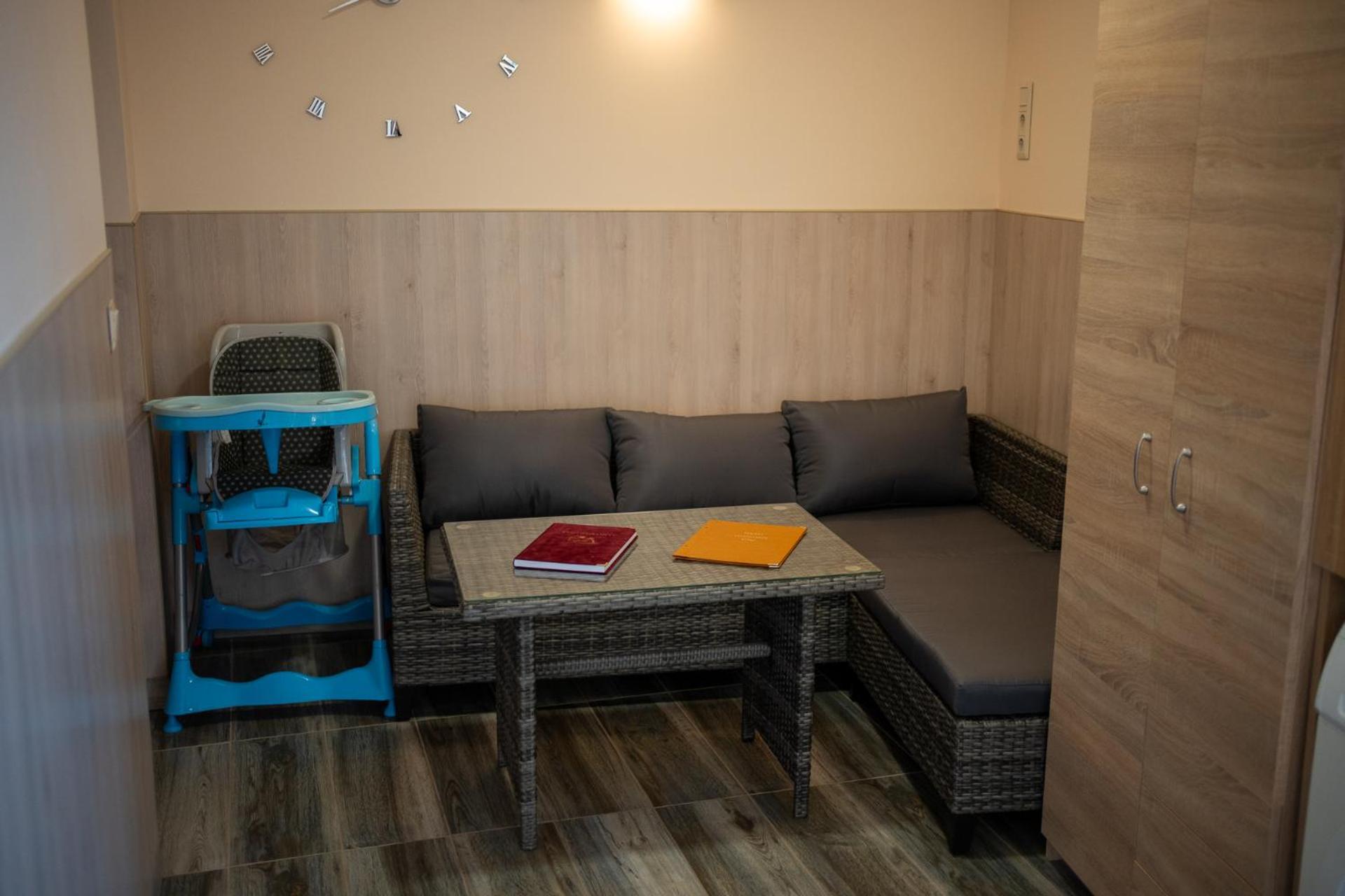 Holiday Apartmanhaz Gyula Buitenkant foto