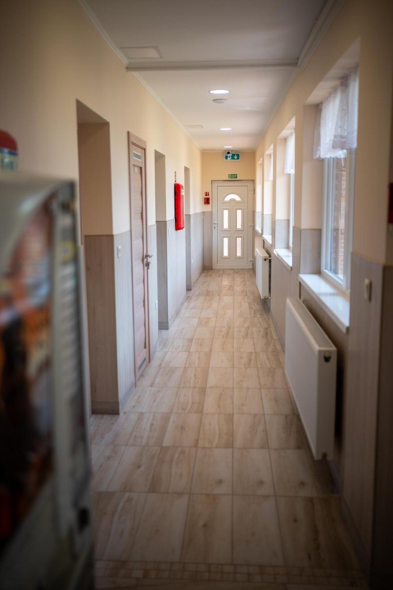 Holiday Apartmanhaz Gyula Buitenkant foto