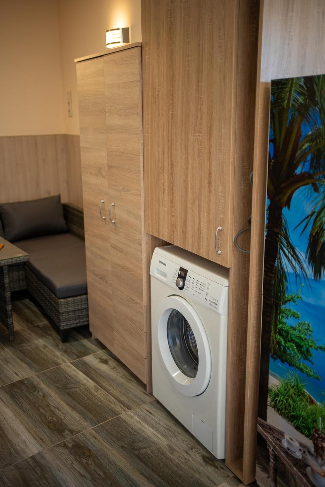 Holiday Apartmanhaz Gyula Buitenkant foto