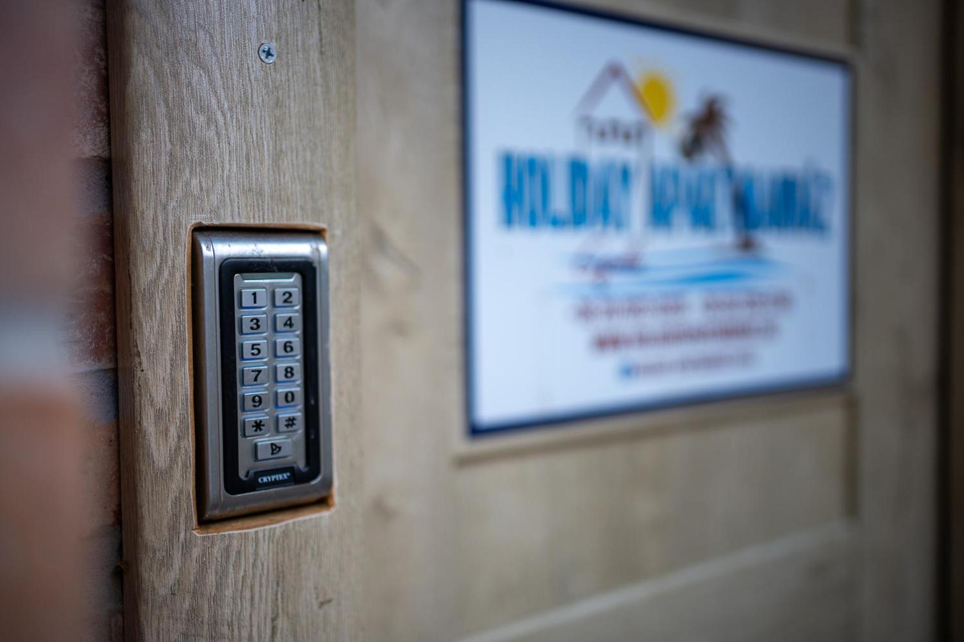 Holiday Apartmanhaz Gyula Buitenkant foto