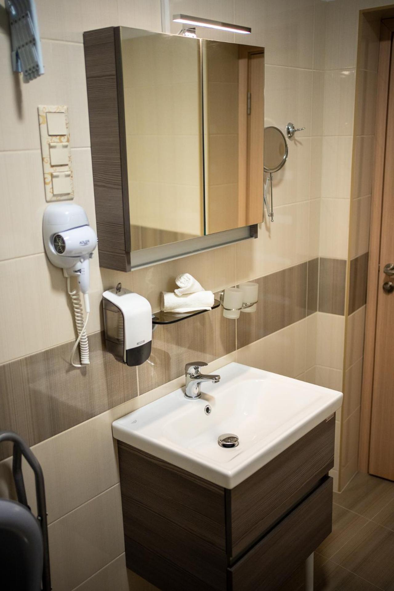 Holiday Apartmanhaz Gyula Buitenkant foto