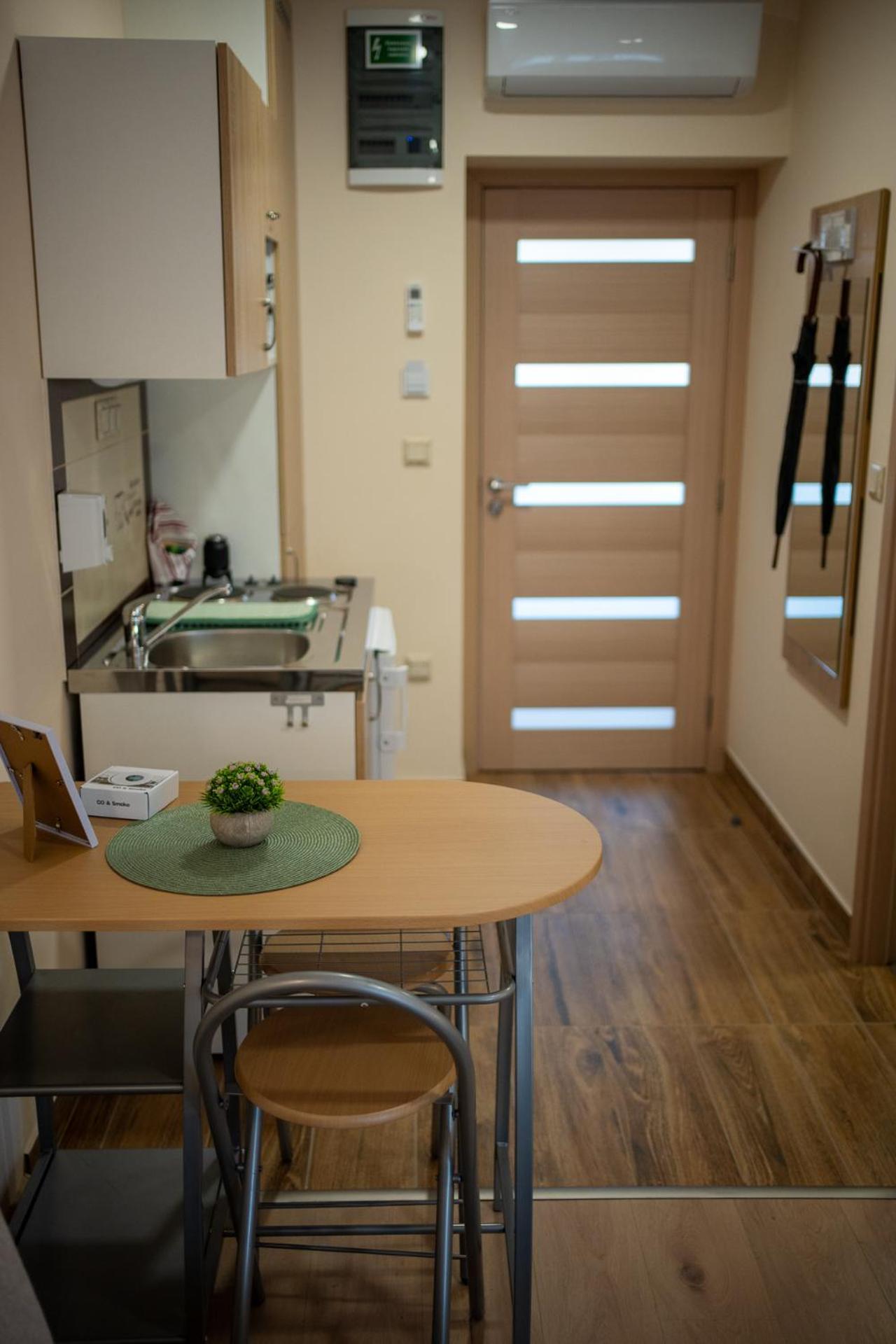 Holiday Apartmanhaz Gyula Buitenkant foto