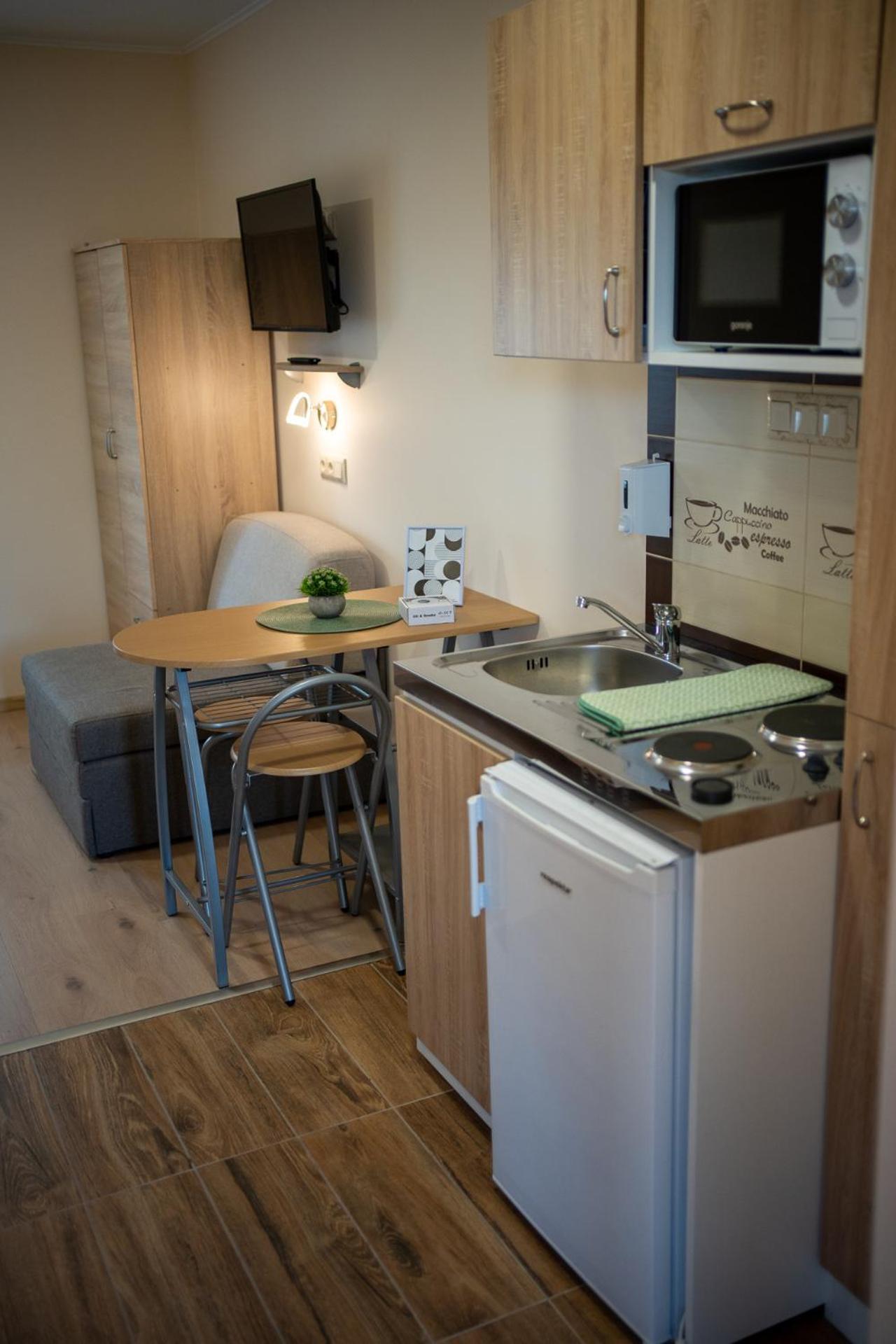 Holiday Apartmanhaz Gyula Buitenkant foto
