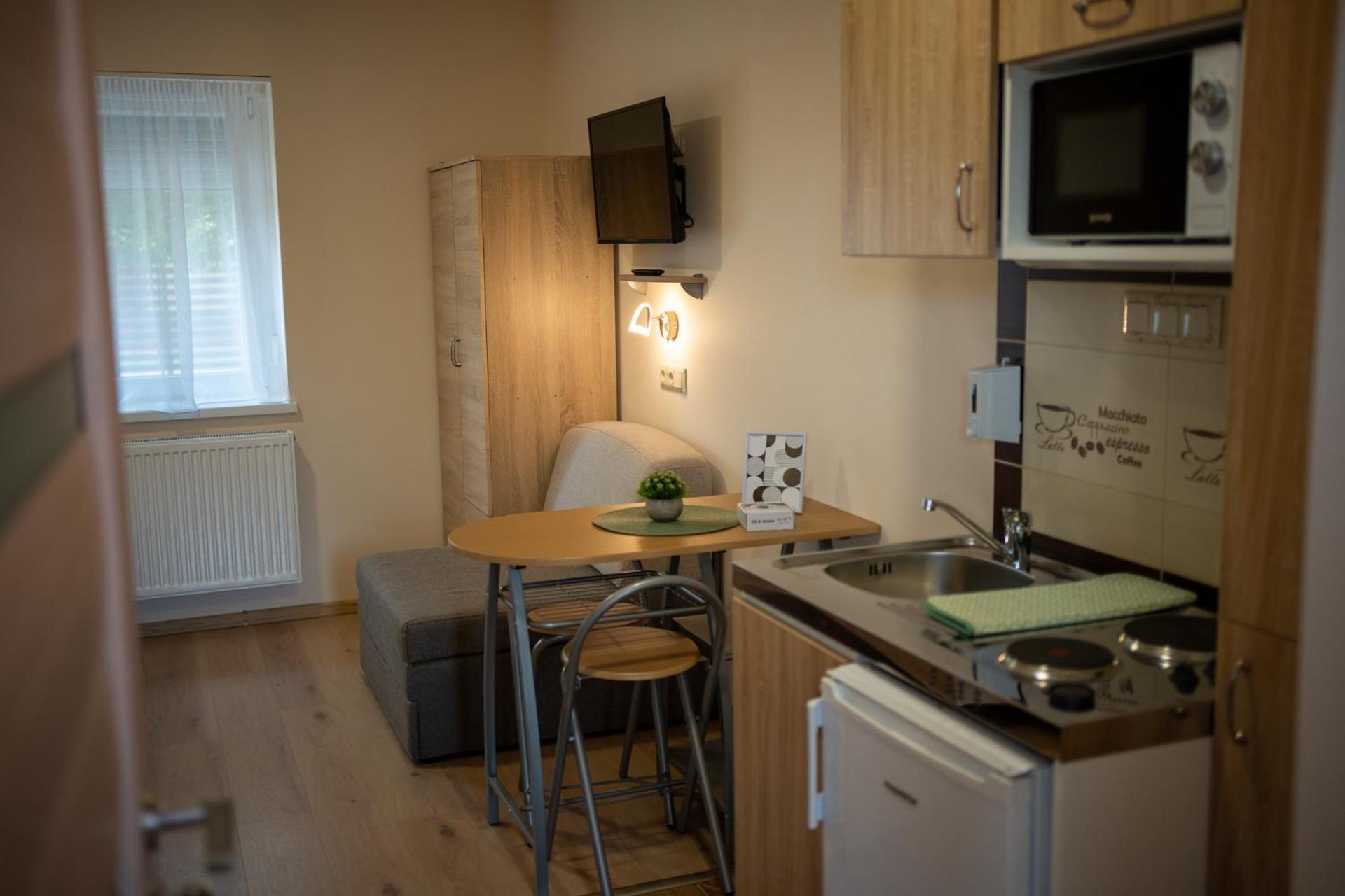 Holiday Apartmanhaz Gyula Buitenkant foto