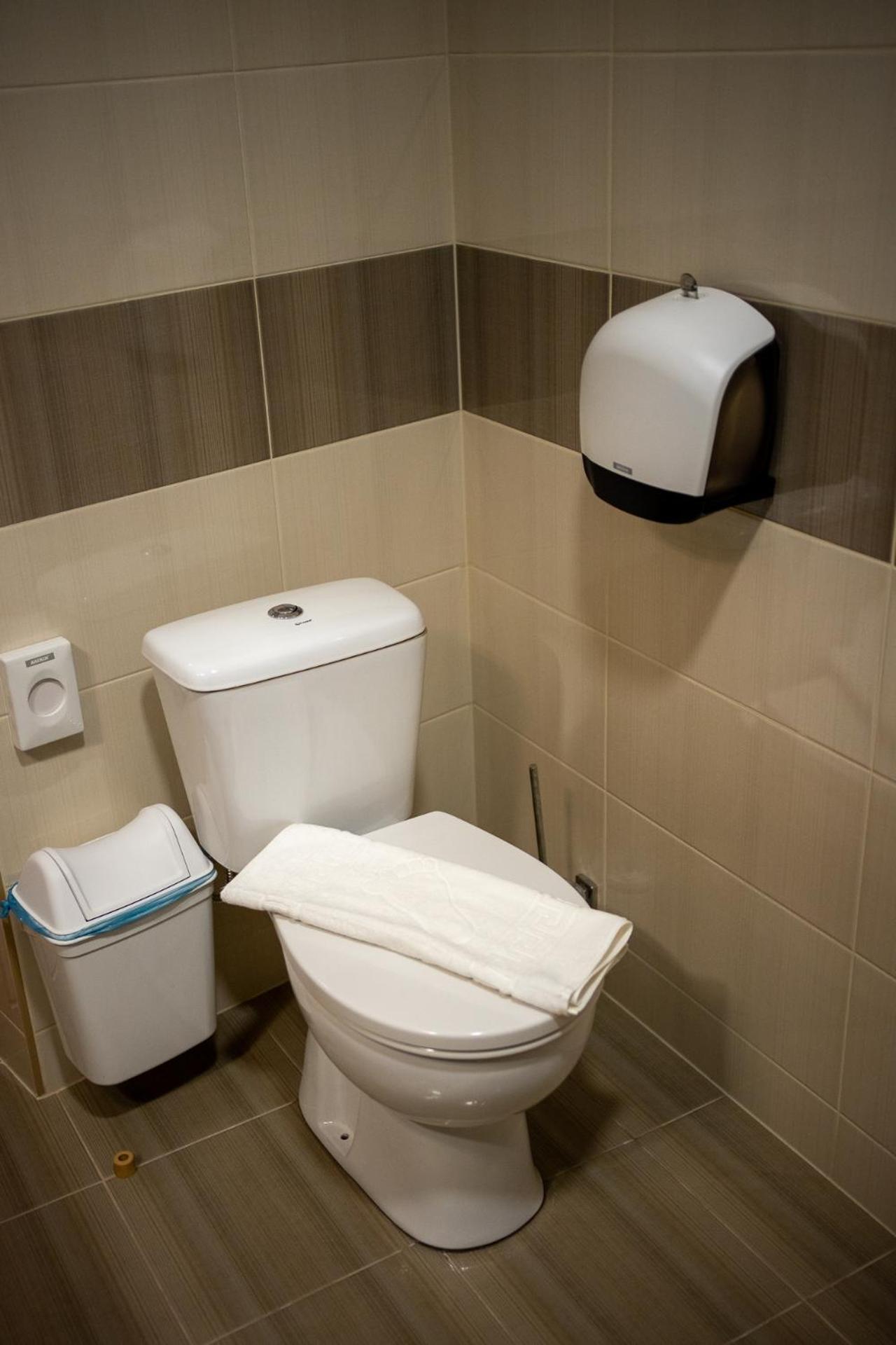Holiday Apartmanhaz Gyula Buitenkant foto